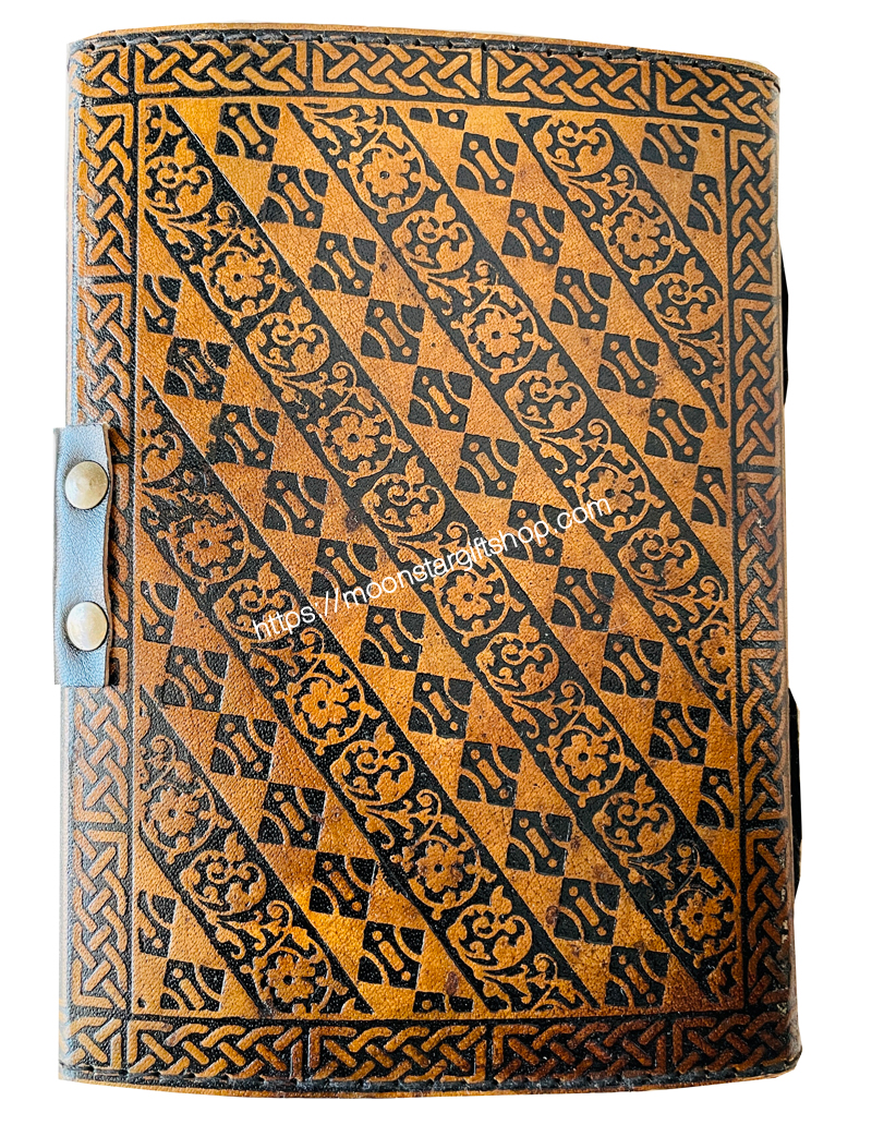 Wholesaler-Wolf-Face-Wicca-Wiccan-Antique-Yellow-Black-Leather-NeoPagan-Leather-Journal-Spell-Book-Of-Shadows-Sketchbook-Drawing-Scrapbook-Blank-Unlined-Paper
